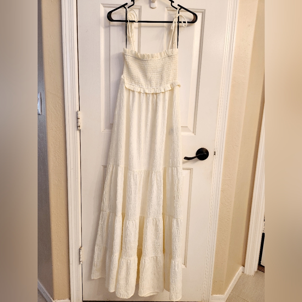 NWOT Forever 21 Smocked Tiered Maxi Dress